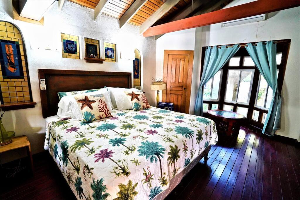 The Dock Resort Over Water Retreat Уест Енд Екстериор снимка