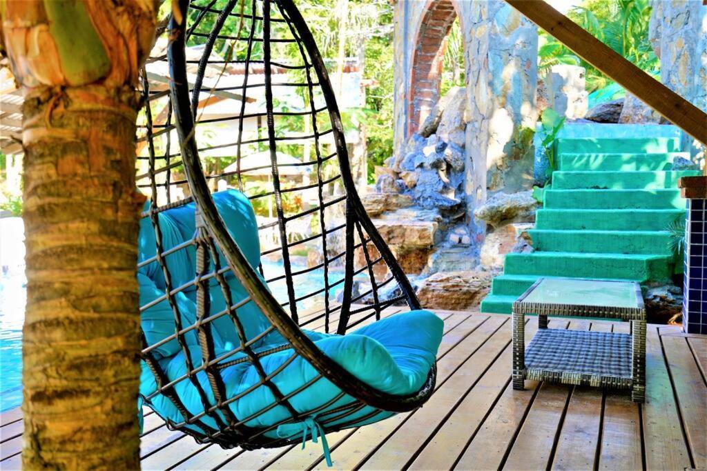 The Dock Resort Over Water Retreat Уест Енд Екстериор снимка