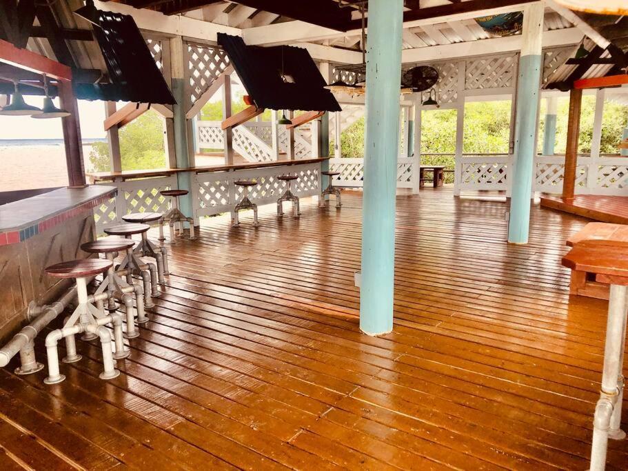 The Dock Resort Over Water Retreat Уест Енд Екстериор снимка