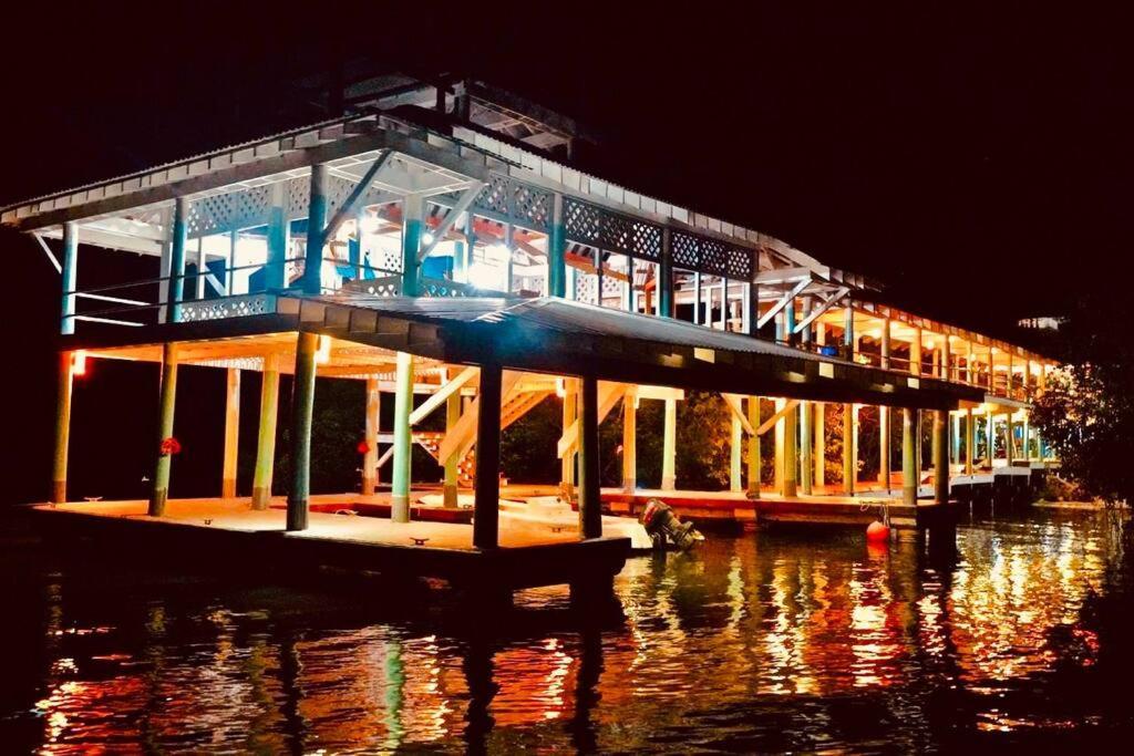 The Dock Resort Over Water Retreat Уест Енд Екстериор снимка