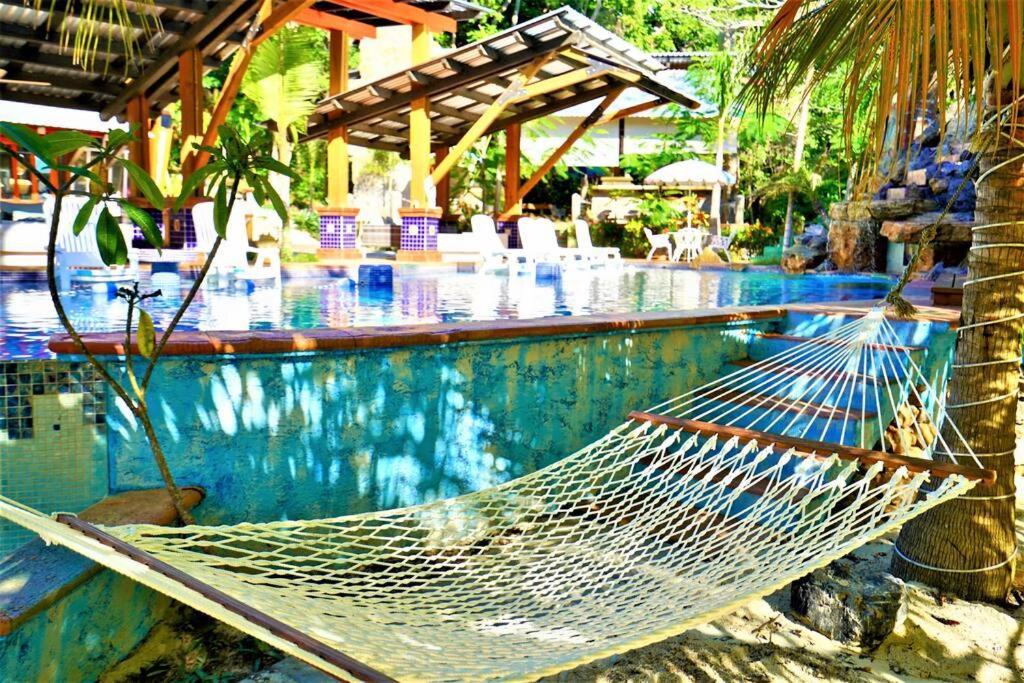 The Dock Resort Over Water Retreat Уест Енд Екстериор снимка